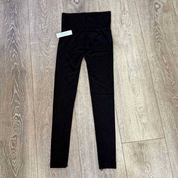 New With Tags UNCOVER Black Everyday Smoothing Legging Size: Medium - Picture 2 of 6